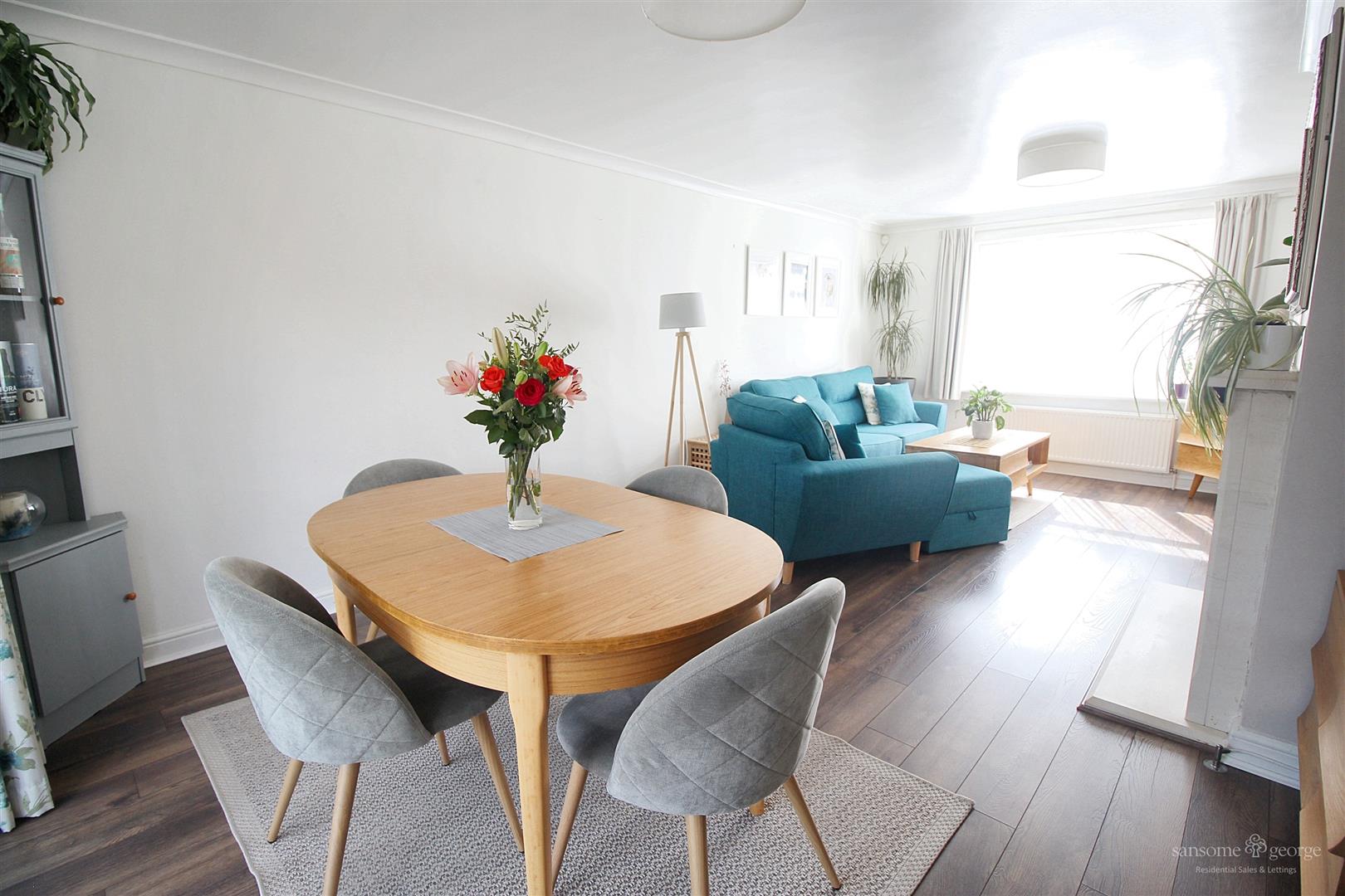Walmer Close, Tilehurst, Reading